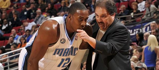 6分钟无数据却封神！NBA史上最动人的战术犯规时刻