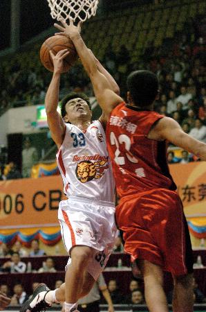 欧国联｜C罗面前模仿庆祝动作 霍伊伦德：致敬偶像