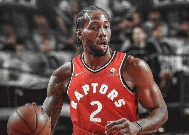 运气稍差！双方多拍相持 琼斯回球触网后弹回本方半场丢分