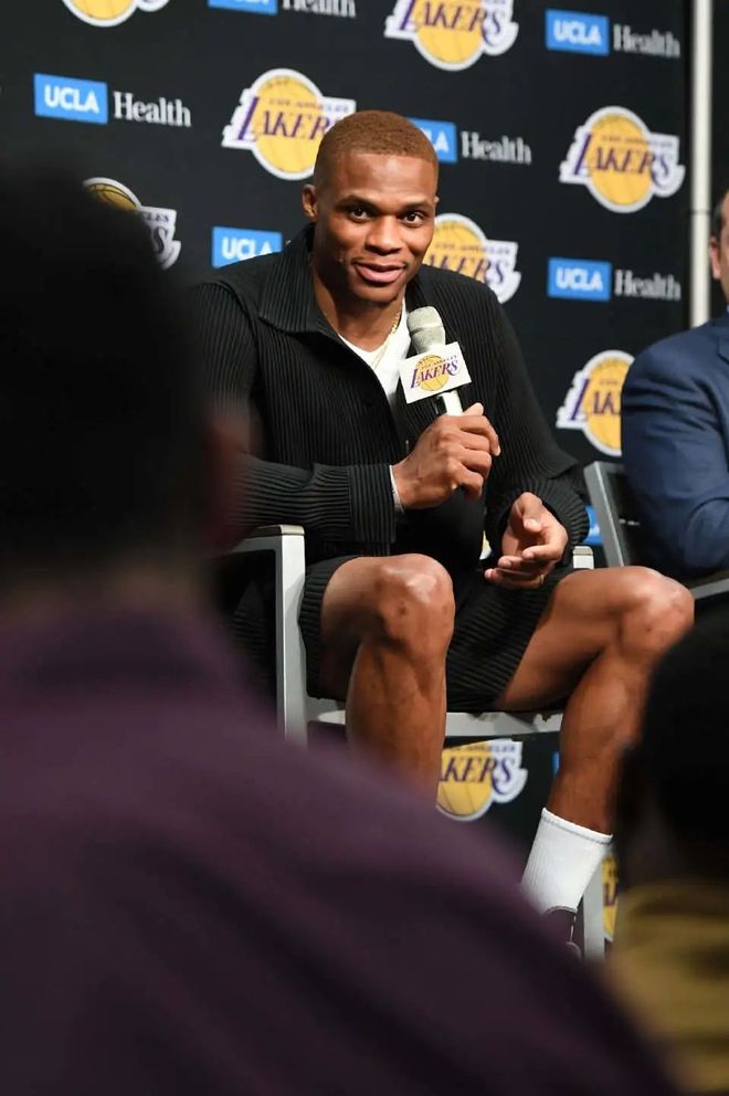 击败北京后！山东扶正谢智杰，高诗岩被取代，徐杰躺进男篮国家队