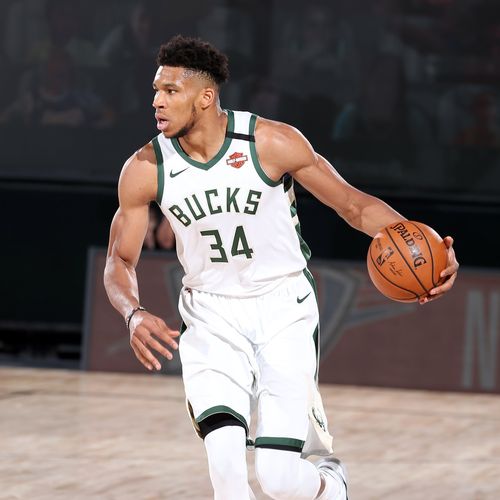 本赛季只剩4支球队有望加冕三冠王：巴萨、皇马