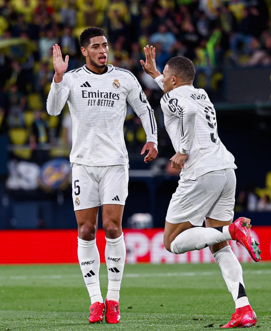 西甲战报：费尔南德斯点射制胜，十人西班牙人1-0十人巴列卡诺