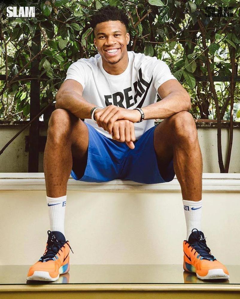 足球巴西名宿点评国足：需要更多年轻力量